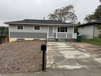 946 Hutchinson Dr, Colorado Springs, CO 80910