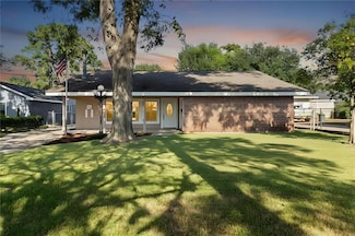 89 Haroleans St, Harahan, LA 70123