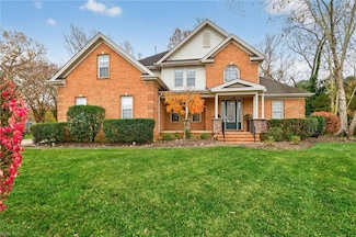 1605 Swan Lake Crescent, Chesapeake, VA 23321