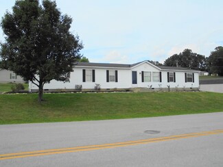 2 Thomas St, Carrollton, KY 41008