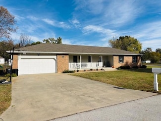 200 W Lexington, Girard, KS 66743