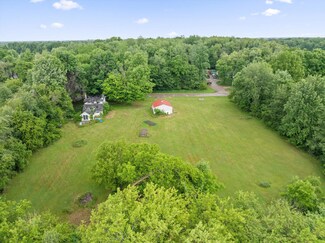 17990 Chain Lake St, Cassopolis, MI 49031