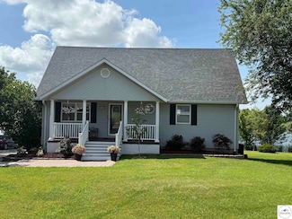 225 Crescent Dr, Lincoln, MO 65338