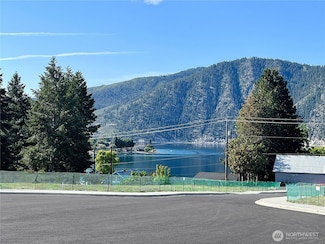 3 Indigo Ln, Manson, WA 98831