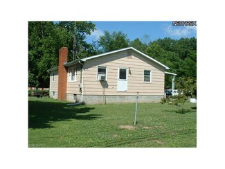 1065 Yankee Run Rd, Masury, OH 44438