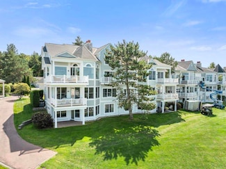 3500 Cliffs Dr, Petoskey, MI 49770