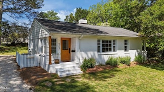 207 N Aiken St, Fuquay Varina, NC 27526
