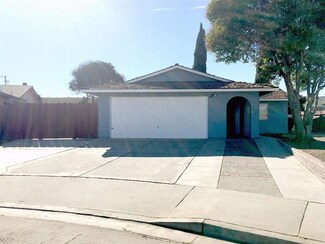 329 Meadow Cir, Greenfield, CA 93927