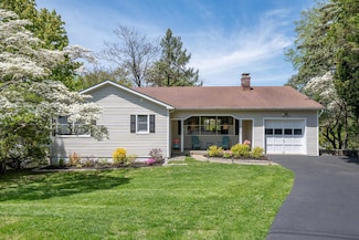 25 Ganung Dr, Ossining, NY 10562
