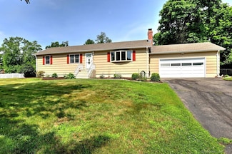 754 Riverside Dr, Orange, CT 06477