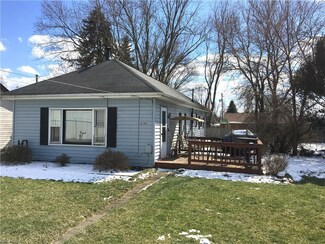 8580 Lindcrest St SW, Navarre, OH 44662