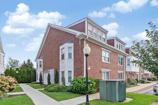 156 Quincy Shore Dr Unit 72, Quincy, MA 02171
