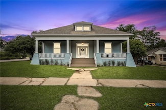 902 N 9th St, Temple, TX 76501