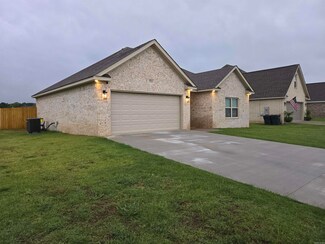 4561 Plymouth St, Jonesboro, AR 72405