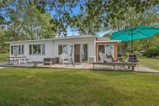 9208 Shore Cliff Rd Unit B, Sturgeon Bay, WI 54235