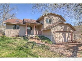 460 Glenmar Ave, Mahtomedi, MN 55115