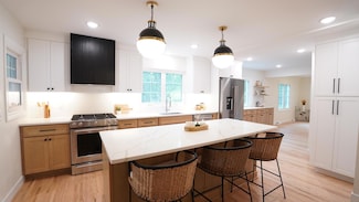 5317 Maddox Ln, Edina, MN 55436