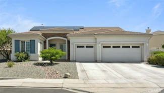 10237 Cotoneaster St, Apple Valley, CA 92308