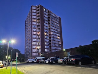 3925 Triumvera Dr Unit A15D, Glenview, IL 60025