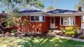 26817 Newport Ave, Warren, MI 48089