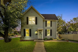 353 Wilcox Ave, Elgin, IL 60123