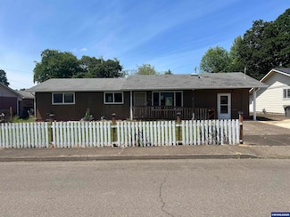 147 NW Douglas St, Dallas, OR 97338