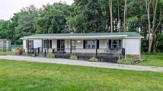 619 2nd Ave SW, Beach City, OH 44608