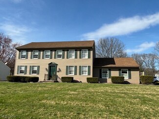 8997 Briarbrook Dr NE, Warren, OH 44484