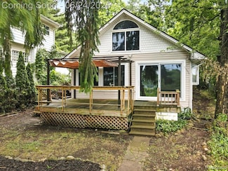 481 Heights Rd, Lake Orion, MI 48362