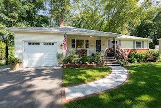 51 Claudette Cir, Framingham, MA 01701