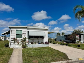 570 57th Ave W Unit 31, Bradenton, FL 34207