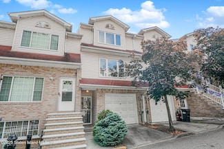 16 Fawn Ln, Staten Island, NY 10306