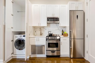 321 W 11th St Unit 13, New York, NY 10014