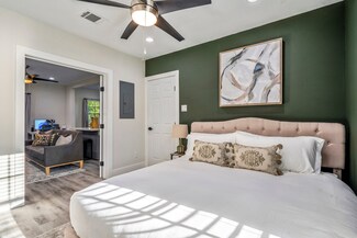 5 Estelle St Unit 3, Houston, TX 77003