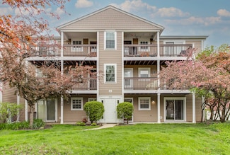 142 E Winchester Rd Unit B, Libertyville, IL 60048