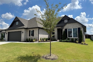 2919 S 8th St, Broken Arrow, OK 74012