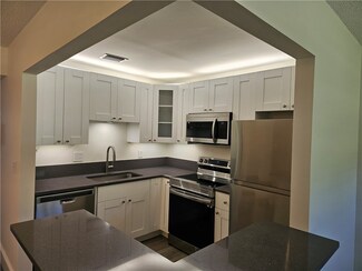 96 Spring Lake Dr Unit 104, Vero Beach, FL 32962