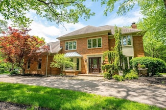 22 Heritage Ct, Blue Ash, OH 45241