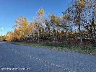 4201 Pakuna Ct, Albrightsville, PA 18210