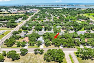1510 N Live Oak St, Rockport, TX 78382