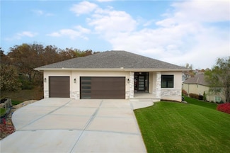 4412 NE Gateway Dr, Lees Summit, MO 64064