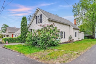 106 Providence Ave, Riverside, RI 02915