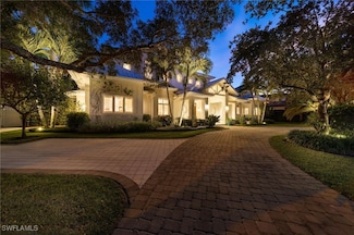 550 4th Ave N, Naples, FL 34102