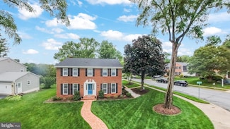 200 Paris Ct SW, Vienna, VA 22180