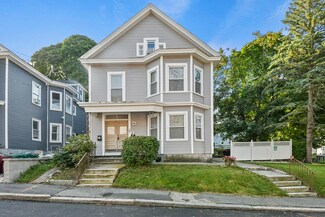 39 12th St, Lowell, MA 01850