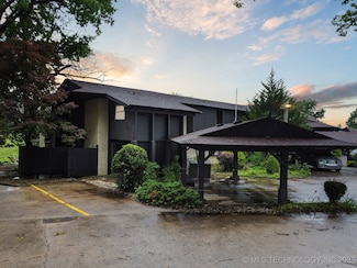 15915 E 131st St S Unit 1&3, Broken Arrow, OK 74011