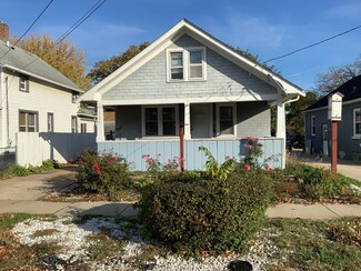 1104 Front St, Aurora, IL 60505