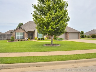 330 Parkhill Ln, Bartlesville, OK 74006