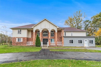2780 Denton Rd, Canton, MI 48188