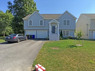 125 Lynwood St, Fall River, MA 02721